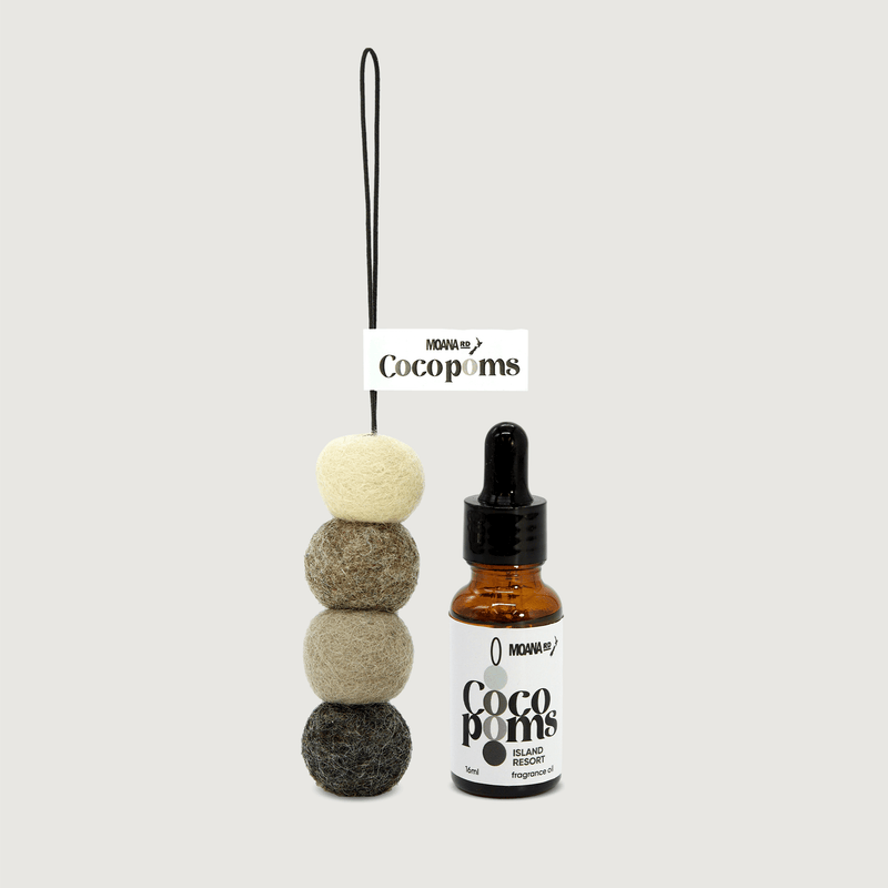 Moana Road scented cocopoms - grey