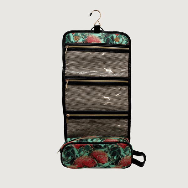 6343 Great Barrier Toiletry Bag Pōhutakawa 02