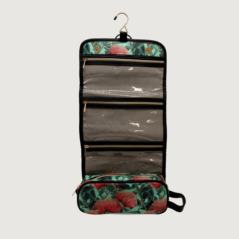 6343 Great Barrier Toiletry Bag Pōhutakawa 02